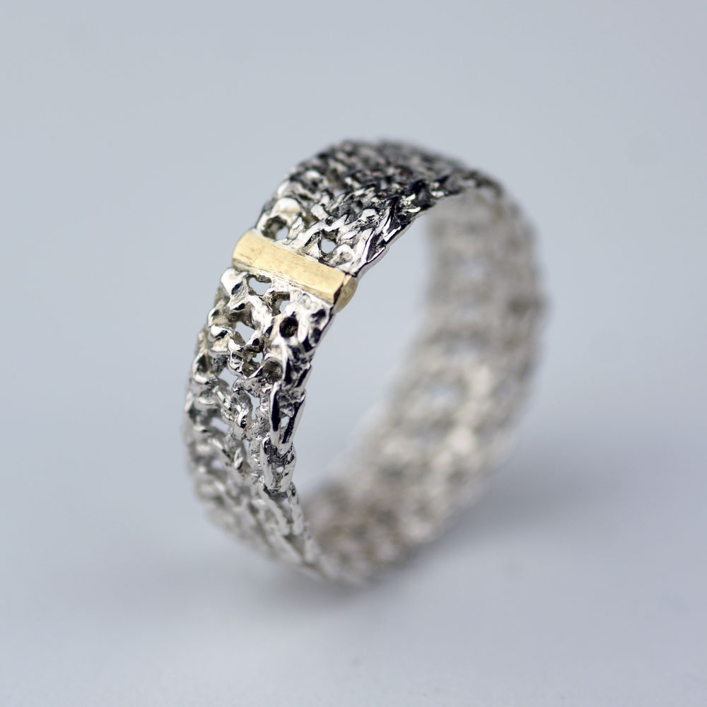 Entwined Silver Ring with Gold Bar Narrow | Sanneke Zegwaard